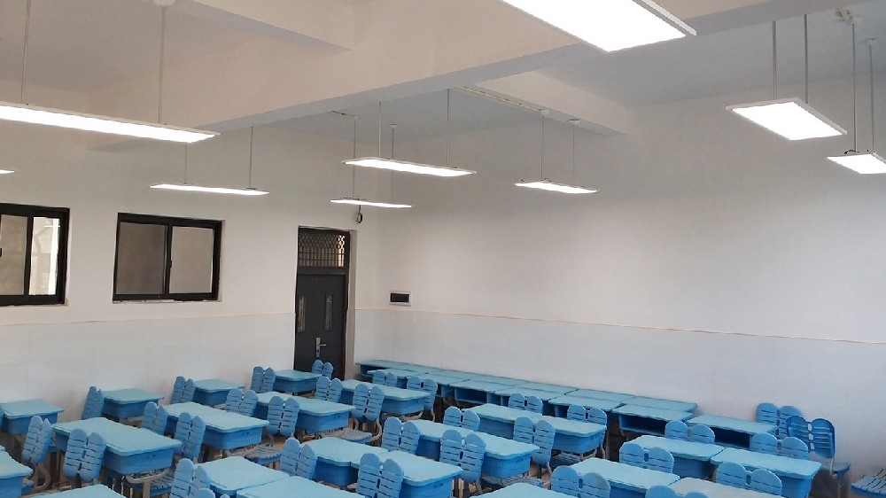 嘉鱼首义学院
