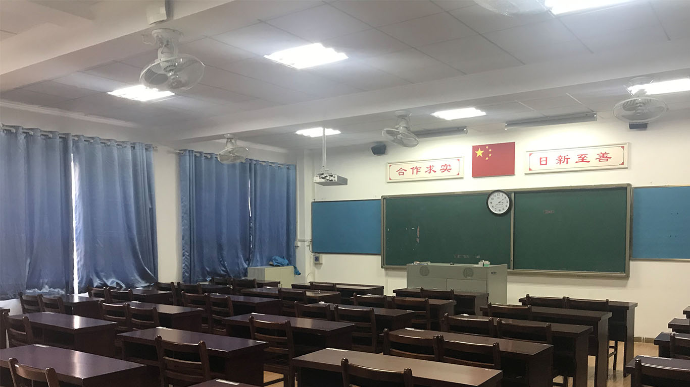 武汉十二中前.jpg